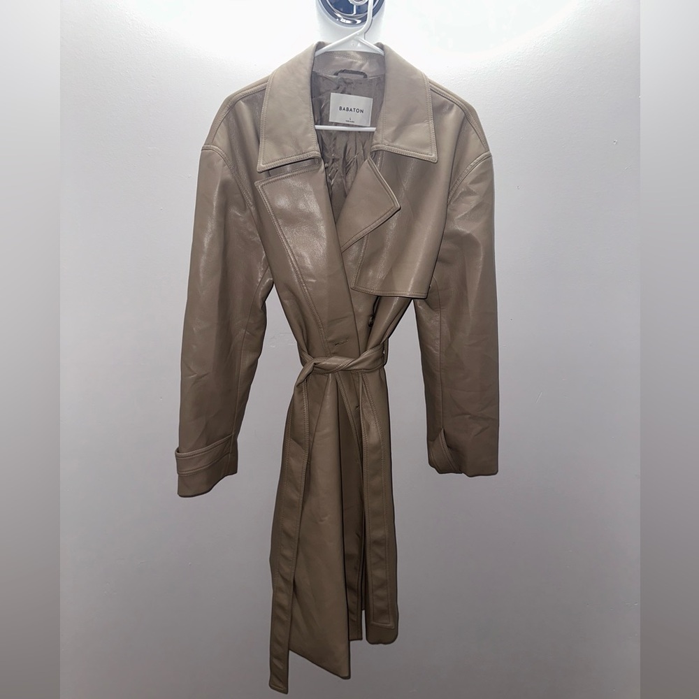 ARITZIA BABATON TRENCH COAT (sz L)